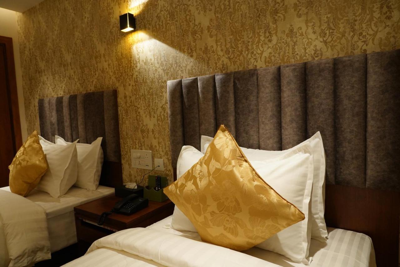 Hotel The Kings Park Grand-near Us Consulate 3*