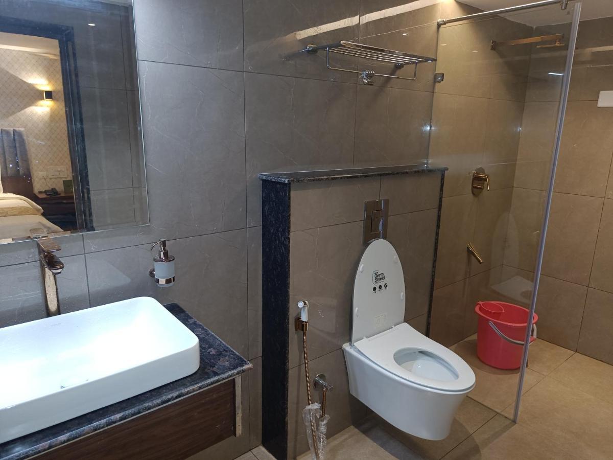 Hotel The Kings Park Grand-near Us Consulate Chennai
