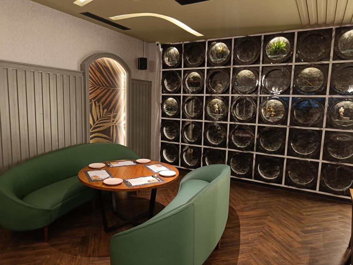 Hotel The Kings Park Grand-near Us Consulate 3*