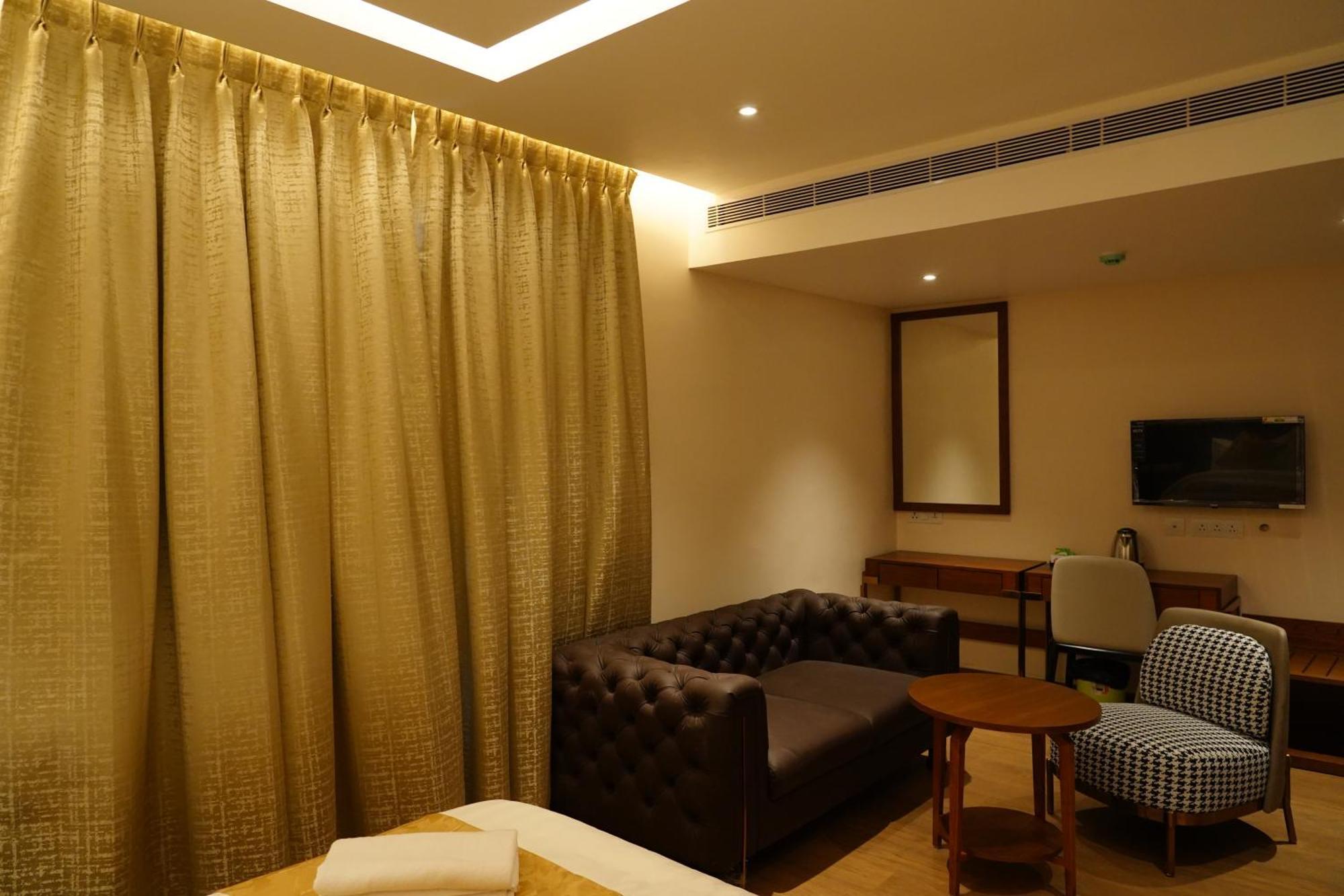 Hotel The Kings Park Grand-near Us Consulate Chennai