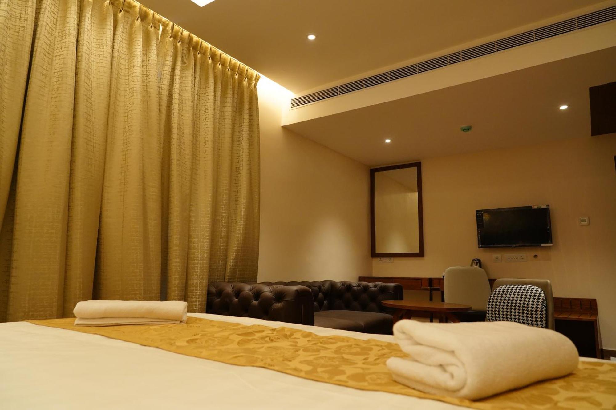 Hotel The Kings Park Grand-near Us Consulate Chennai