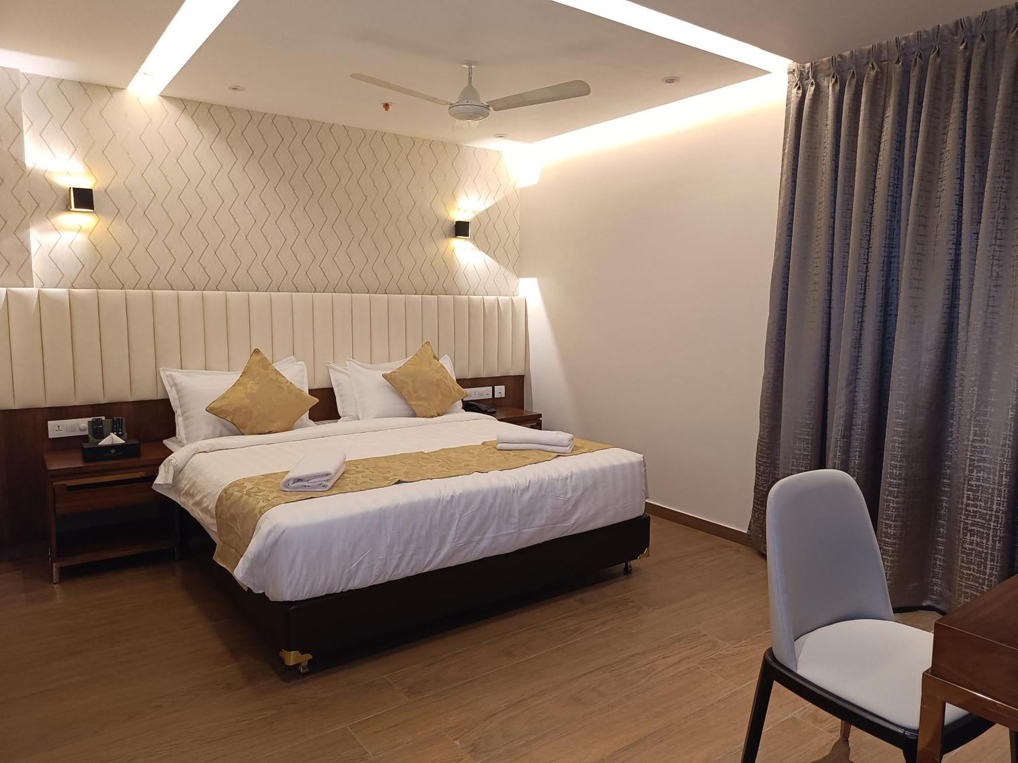 Hotel The Kings Park Grand-near Us Consulate 3*