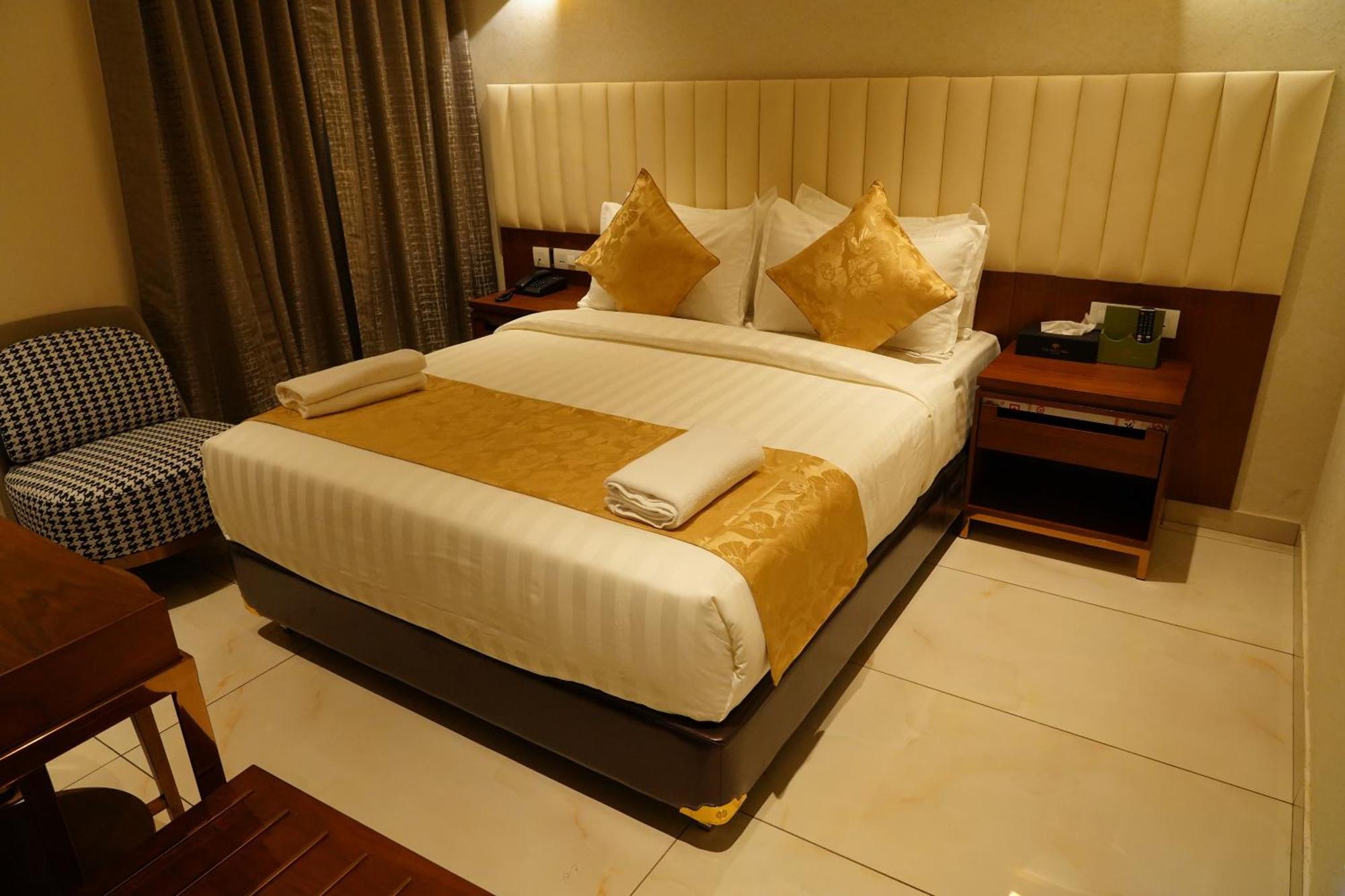 Hotel The Kings Park Grand-near Us Consulate 3*